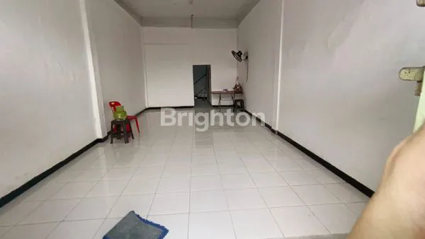 image RUMAH 2.5 LANTAI DIJUAL JL SEKIP  (3)