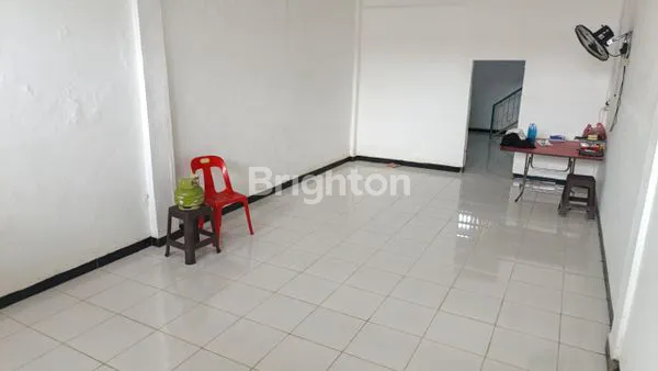 image RUMAH 2.5 LANTAI DIJUAL JL SEKIP  (4)