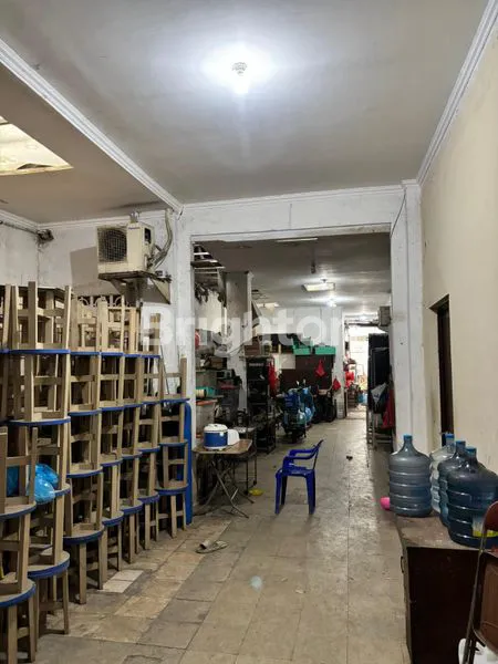 image RUMAH TUA DAN BESAR DI PASAR BARU (4)