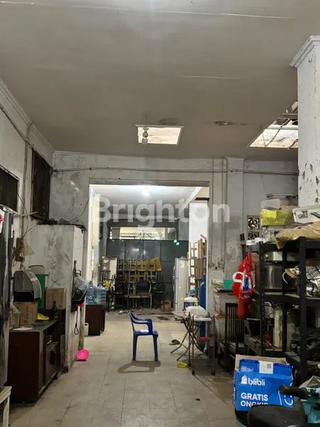 image RUMAH TUA DAN BESAR DI PASAR BARU (3)