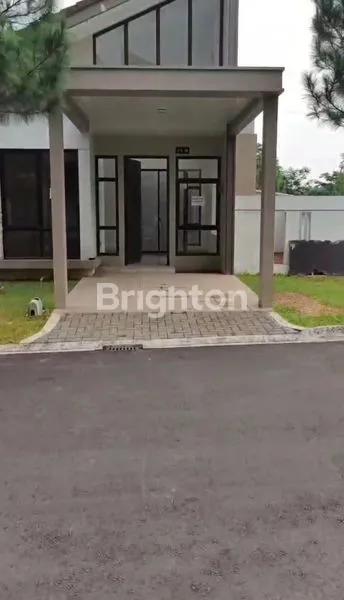 image RUMAH DI KOMPLEK ELITE, STRATEGIS SELANGKAH KE PINTU TOLL (7)