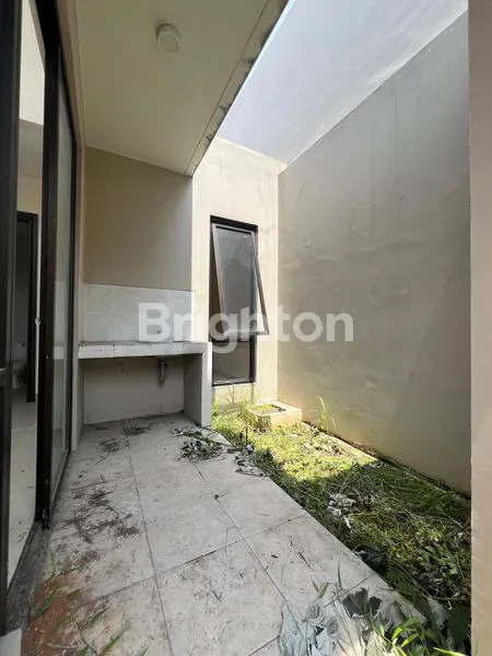 image RUMAH DI KOMPLEK ELITE, STRATEGIS SELANGKAH KE PINTU TOLL (5)