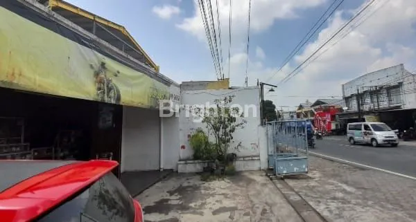 image DIJUAL RUMAH LUAS DI JALAN PROPINSI (1)