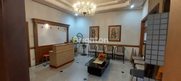 image RUMAH KANTOR MEWAH LT 877M² DI EMBONG TRENGGULI SURABAYA (3)