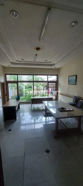 image RUMAH KANTOR MEWAH LT 877M² DI EMBONG TRENGGULI SURABAYA (1)
