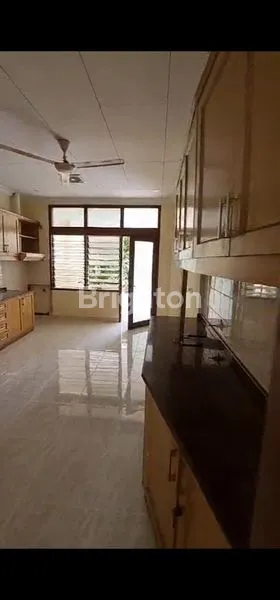 image RUMAH 2 LANTAI LUAS: 1600M² KEMANG JAKARTA SELATAN (2)