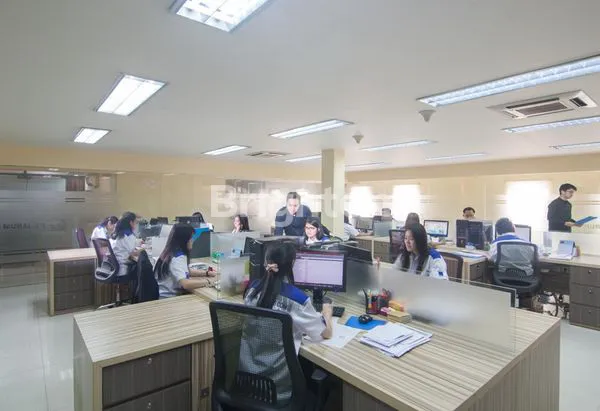 image DISEWAKAN GUDANG & KANTOR EKSKLUSIF DI PIK (4)
