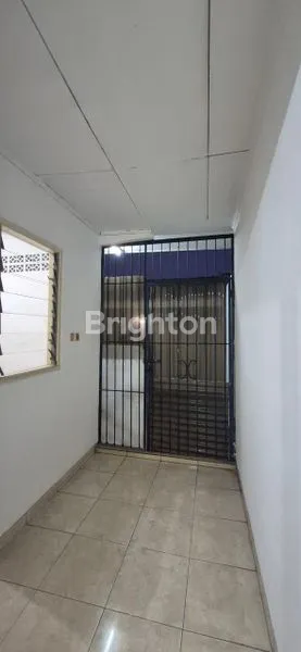 image RUKO GANDENG 3 LANTAI DI MERUYA, LT 418M², SHM (2)