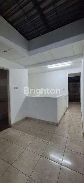 image RUKO GANDENG 3 LANTAI DI MERUYA, LT 418M², SHM (4)