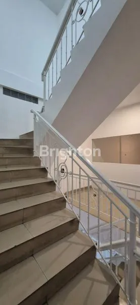 image RUKO GANDENG 3 LANTAI DI MERUYA, LT 418M², SHM (5)