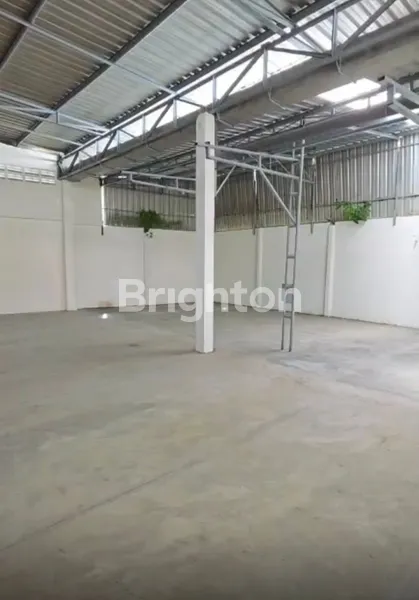 image DISEWAKAN GUDANG STRATEGIS DI WILAYAH BLITAR, COCOK UNTUK USAHA, PENYIMPANAN, ATAU DISTRIBUSI. (2)