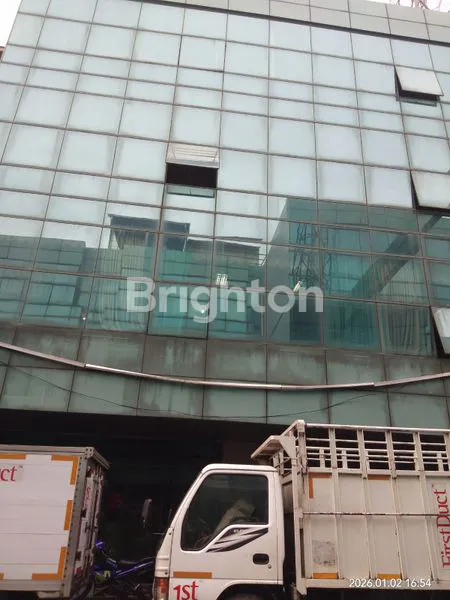 image DISEWAKAN - RUANGAN KANTOR / KOMERSIAL STRATEGIS (2)