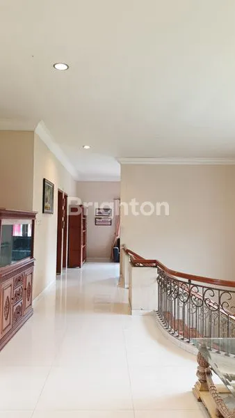 image RUMAH DIJUAL DI DARMO HILL MAYJEN SUNGKONO (7)