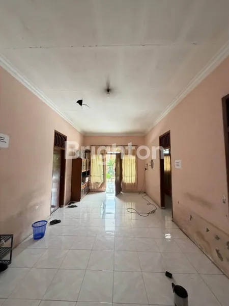 image RUMAH TERAWAT RUNGKUT STRATEGIS DEKAT UPN, MERR (5)