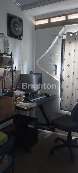 image RUMAH SIAP HUNI, 2 LANTAI PLUS DAK DI JAKARTA BARAT (6)