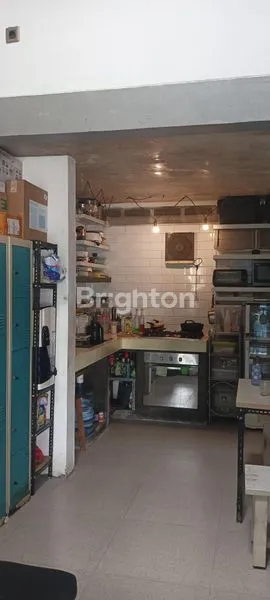 image RUMAH SIAP HUNI, 2 LANTAI PLUS DAK DI JAKARTA BARAT (4)