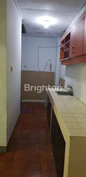 image RUMAH DI JUAL SIAP HUNI DI PAMULANG PERMAI 2 TANGERANG SELATAN, 4 MENIT KE PASAR BUKIT PAMULANG 2, 15 MENIT KE MALL PEMULANG SQUATE, 10 MENIT KE RS PERMATA PAMULANG, 15 MENIT KE TERMINAL BSD (5)