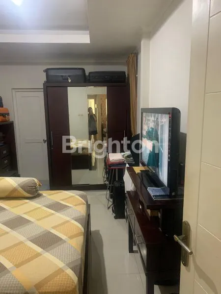 image RUMAH FULL FURNISHED SIAP HUNI 2 LANTAI LT=128 LB=200 CLUSTER KOTA WISATA CIBUBUR (6)