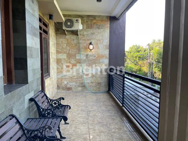 image RUMAH SIAP HUNI 2 LANTAI RUNGKUT ASRI (2)