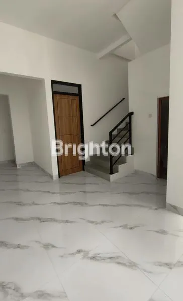 image RUMAH BARU SHM DI TENGGILIS, DEKAT UBAYA (3)