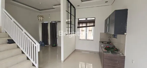 image DI JUAL RUMAH MEWAH SIAP HUNI DI TANGERANG SELATAN PAMULANG, 5 MENIT KE JALAN UTAMA PAMULANG, 7-10 MENIT KE PASAR PAMULANG, 10 MENIT KE PAMULANG SQUARE, 15-20 MENIT KE BSD CITY (7)