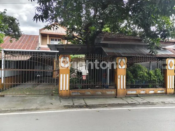 image RUMAH SIAP HUNI POSISI STRATEGIS DI TENGAH KOTA MAKASSAR (1)