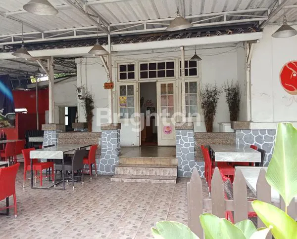 RUMAH DENGAN HALAMAN LUAS DEKAT TUGU MALIOBORO HOTEL TENTREM LOKASI TEGALREJO YOGYAKARTA