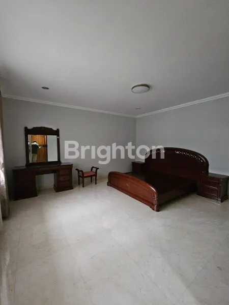 image RUMAH MEWAH RAPI SIAP HUNI PONDOK INDAH LINGKUNGAN TENANG DAN NYAMAN, ROW JALAN LEBAR DALAM KOMPLEK PERUMAHAN (5)