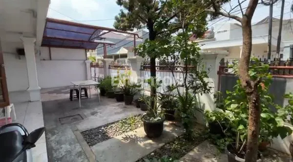 image RUMAH 2 LANTAI (HOOK) RAPIH DAN ASRI (2)