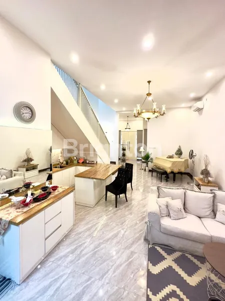 image RUMAH MEWAH DI JALUR UTAMA – NIRWANA EKSEKUTIF SURABAYA (ROW JALAN 4 MOBIL) (1)