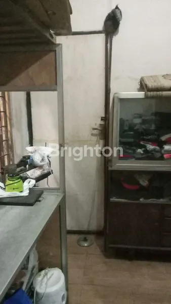 image RUMAH SECOND EKS TOKO RAKET AREA SOLO BARU DEKAT MITRA 10 (3)