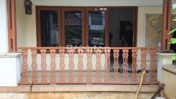 image RUMAH DIJUAL DALAM LINGKUNGAN AMAN DAN TENANG DI RAGUNAN, JAKARTA SELATAN - LT: 124M2 LB: 90M2 (2)