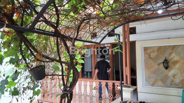 image RUMAH DIJUAL DALAM LINGKUNGAN AMAN DAN TENANG DI RAGUNAN, JAKARTA SELATAN - LT: 124M2 LB: 90M2 (3)