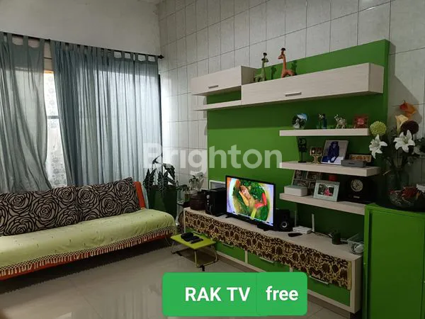 image RUMAH ESTETIK PEPADUAN INTERIOR KLASIK DAN MODERN DIJUAL CEPAT BUYER BUTUH UANG (2)
