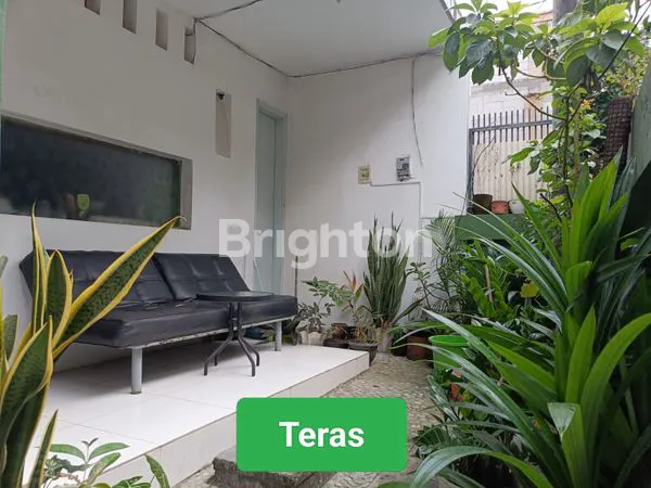 image RUMAH ESTETIK PEPADUAN INTERIOR KLASIK DAN MODERN DIJUAL CEPAT BUYER BUTUH UANG (6)
