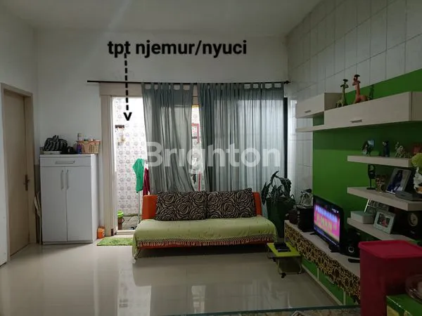 image RUMAH ESTETIK PEPADUAN INTERIOR KLASIK DAN MODERN DIJUAL CEPAT BUYER BUTUH UANG (1)