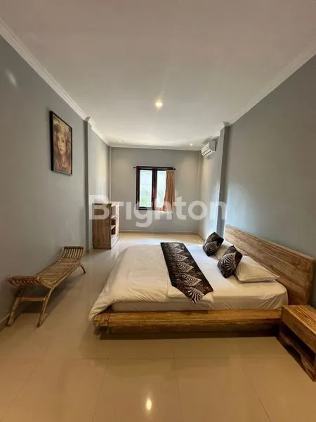 image RUMAH ESTETIK ALA ALA KLASIK PERPADUAN DENGAN I TERIOR MODERN ADEM DAN NYAMAN (1)