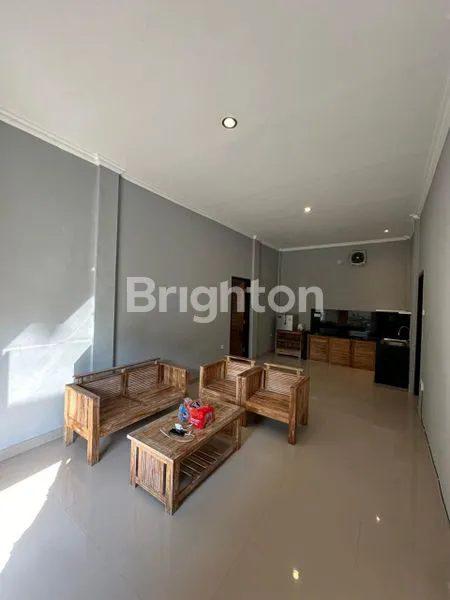 image RUMAH ESTETIK ALA ALA KLASIK PERPADUAN DENGAN I TERIOR MODERN ADEM DAN NYAMAN (3)