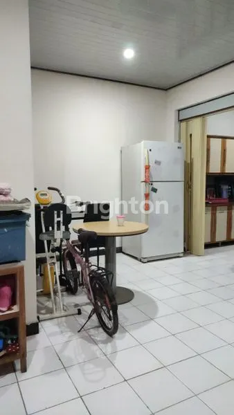 image RUMAH ASRI NYAMAN DAN STRATEGIS DI GRAHA RAYA BINTARO  (7)