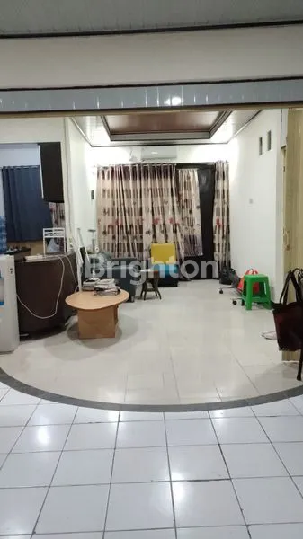image RUMAH ASRI NYAMAN DAN STRATEGIS DI GRAHA RAYA BINTARO  (3)