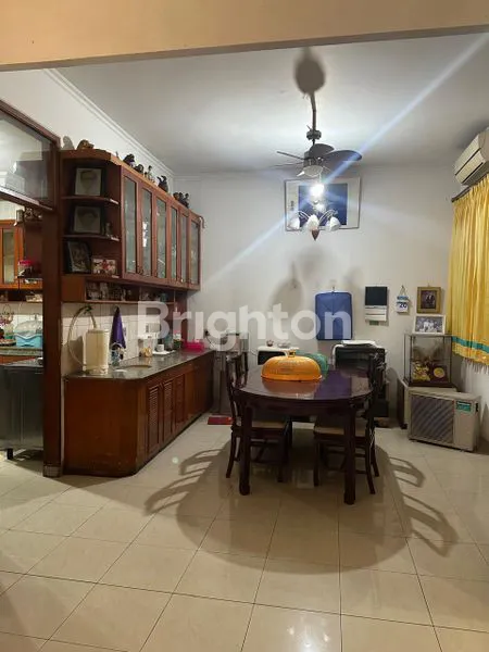 image DI JUAL CEPAT RUMAH 2,5 LANTAI RAPI SIAP HUNI DI PLUIT JAKARTA UTARA (7)