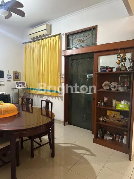 image DI JUAL CEPAT RUMAH 2,5 LANTAI RAPI SIAP HUNI DI PLUIT JAKARTA UTARA (8)