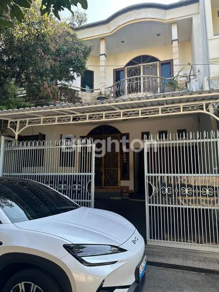 image DI JUAL CEPAT RUMAH 2,5 LANTAI RAPI SIAP HUNI DI PLUIT JAKARTA UTARA (1)