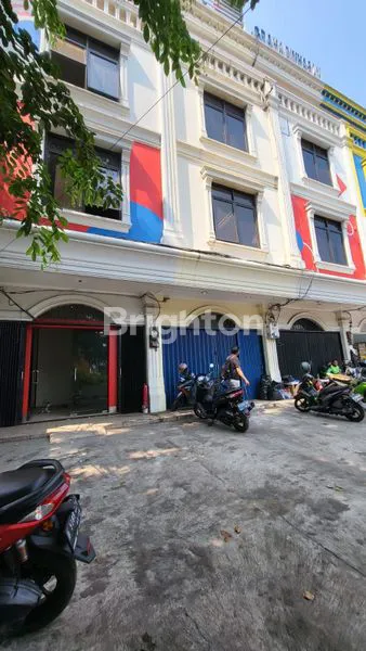 image RUKO 4 LANTAI COCOK UNTUK USAHA /KANTOR DEPAN STASIUN KERETA TEBET, JAKARTA UTARA (1)