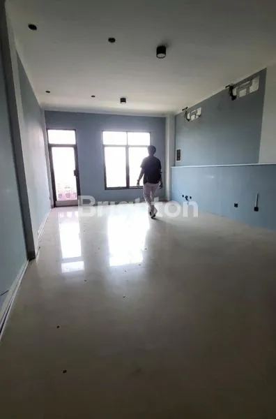 image RUKO 4 LANTAI COCOK UNTUK USAHA /KANTOR DEPAN STASIUN KERETA TEBET, JAKARTA UTARA (7)