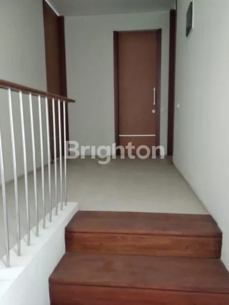 image DIJUAL RUMAH MINIMALIS 2 LANTAI DI CLUSTER CITRALAND DENPASAR (5)