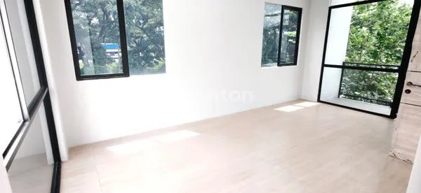 image RUMAH 2 LANTAI DI TAMAN HOLANDIA KARAWACI TANGERANG (5)