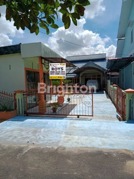 image RUMAH 2 LANTAI ELEGAN SIAP HUNI BESERTA FURNISHED JALAN SELAYAR PONTIANAK (1)