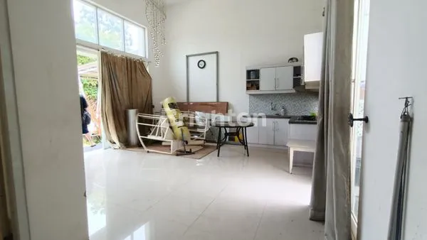 image RUMAH DIJUAL DIGRAHA RAYA HOOK (4)