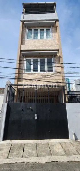 image HUNIAN STRATEGIS 4 LANTAI, 3 KT & SHM DI TAMANSARI (1)